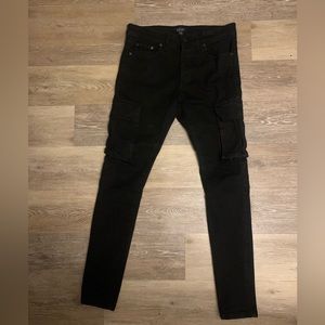 Black cargo skinny jeans
